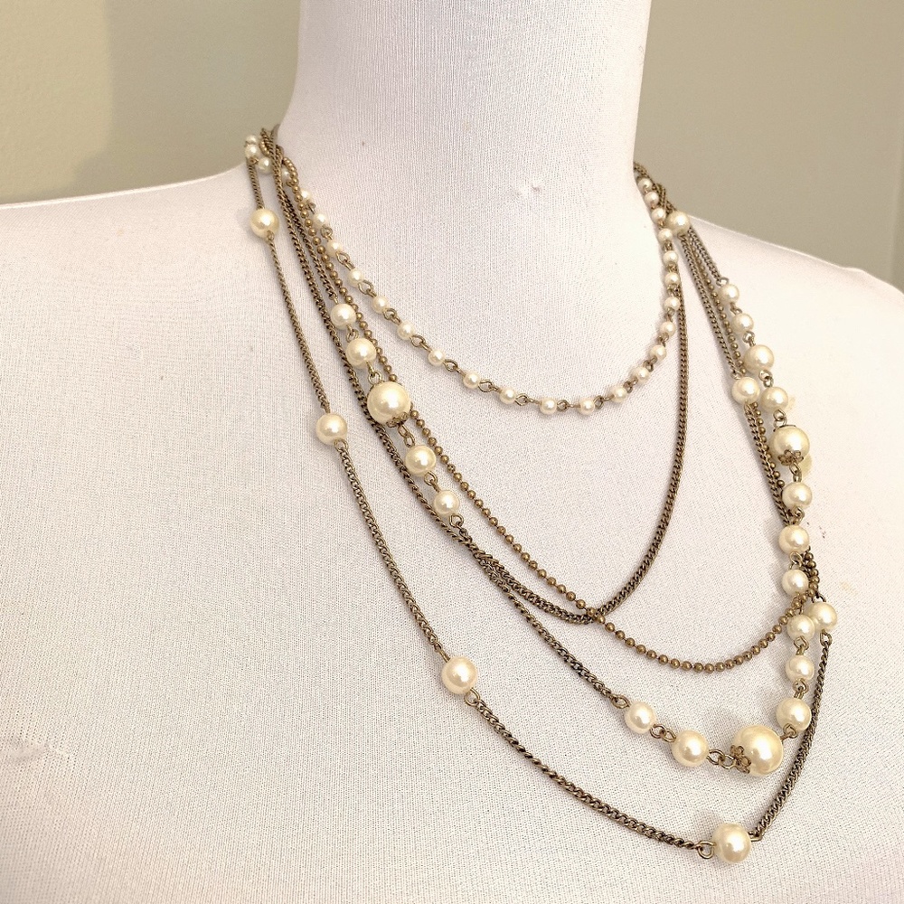 Layered Faux Vintage Pearl Strings Necklace